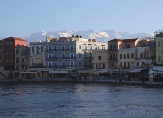 Grèce - Crète - De montagne en montagne avec en arrière plan la mer