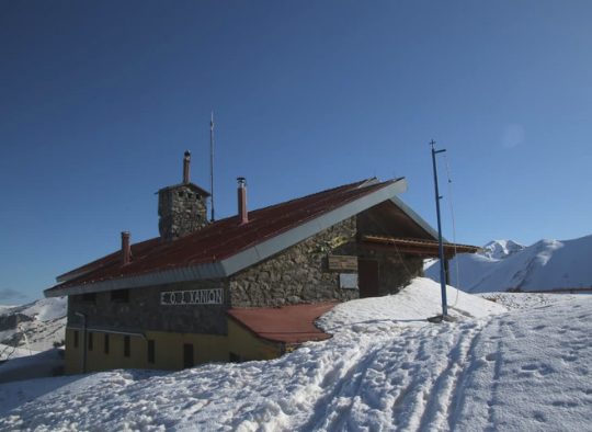 Grèce - Crète - De montagne en montagne avec en arrière plan la mer