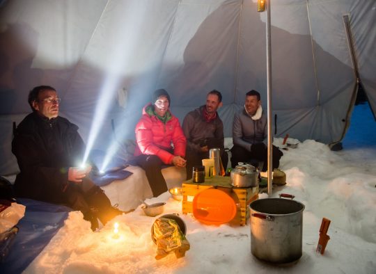 France - Pulka randonnée raquette dans la Vallée de la Clarée