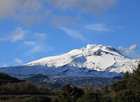 Etna - Ski, lave, mer, éruption et émotion - Les matins du monde