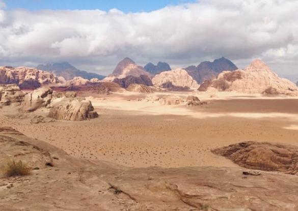 Randonnées aériennes (route bédouine) et canyons au Wadi Rum - Les matins du monde