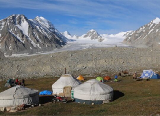 Ski de randonnée dans les monts célestes de l’Altaï Mongol - Les matins du monde