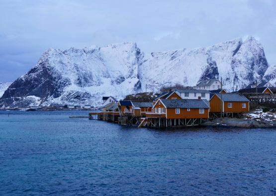 Ski de randonnée dans les îles Lofoten - Les matins du monde